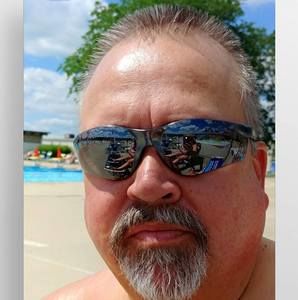 Meet your Posher, Larry